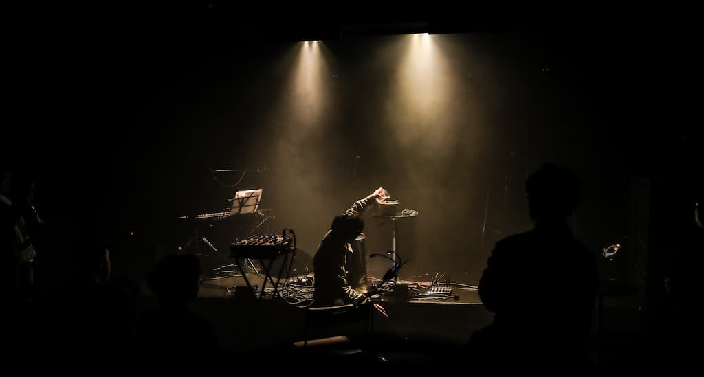 Shuta Hasunuma "unpeople + 1 people #09" with d&b Soundscape