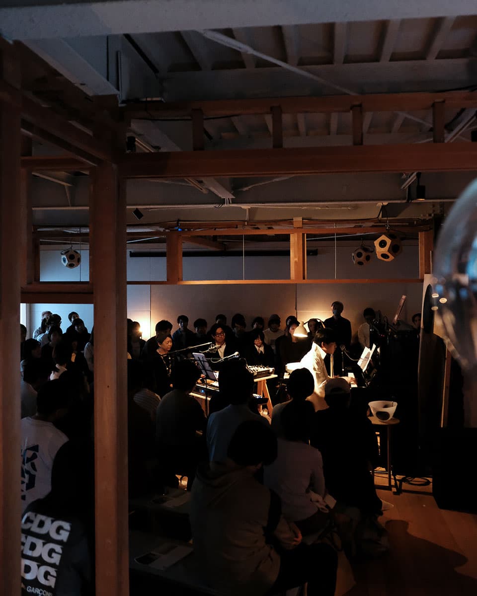 Shuta Hasunuma "unpeople + 1 people #10"