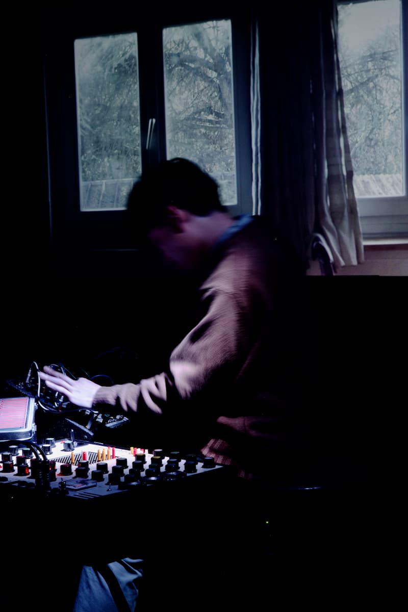 Shuta Hasunuma "unpeople + 1 people #08" listen “unpeople 360°