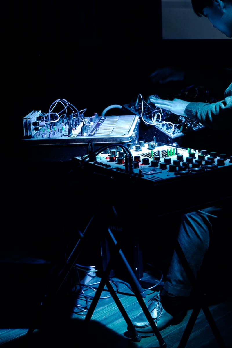 Shuta Hasunuma "unpeople + 1 people #08" listen “unpeople 360°