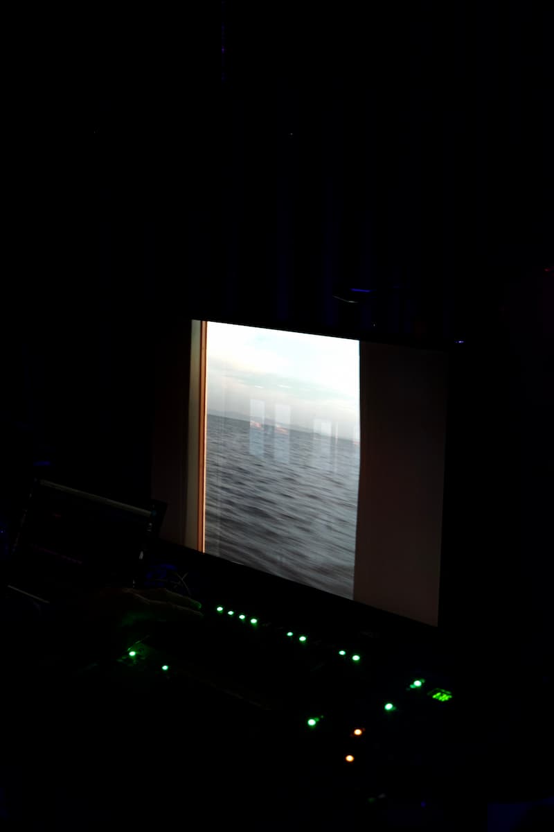 Shuta Hasunuma "unpeople + 1 people #08" listen “unpeople 360°