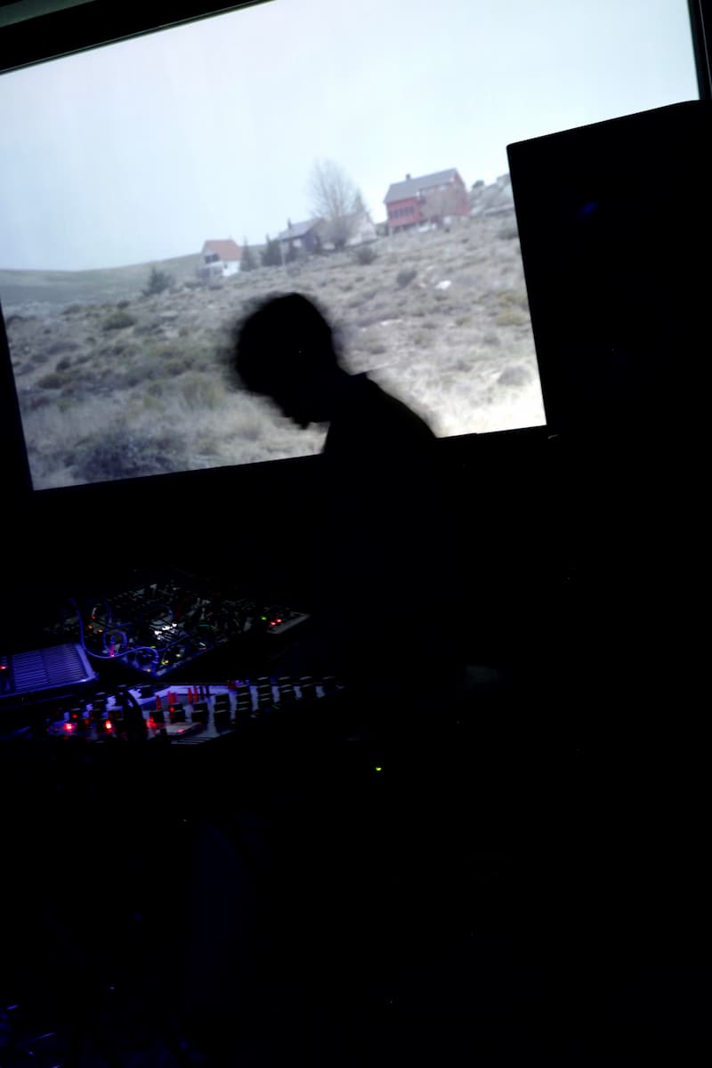 Shuta Hasunuma "unpeople + 1 people #08" listen “unpeople 360°
